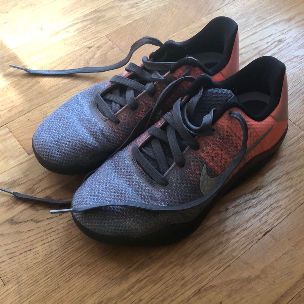 5.5Y kids Nike Kobe Bryants orange and grey